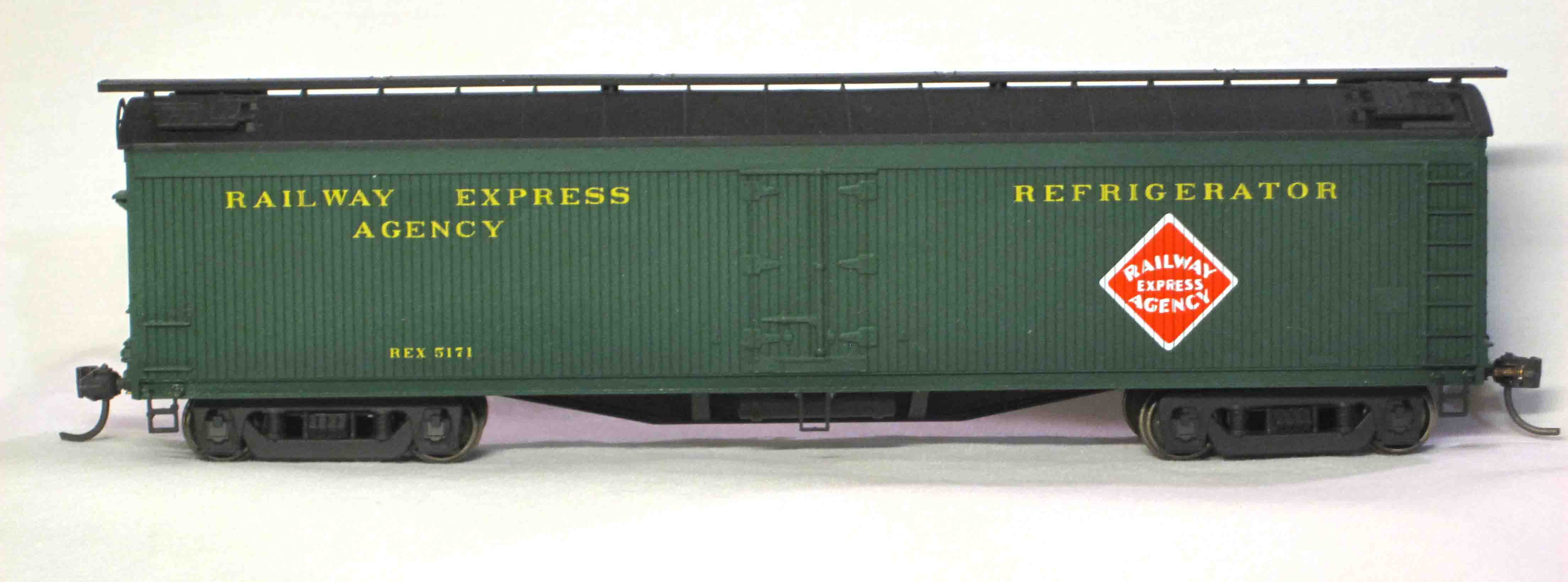 REA Express Refrigerator #5171